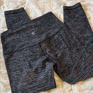 Lululemon Wonder Train High-Rise Tight 25" Size 6 Leggings